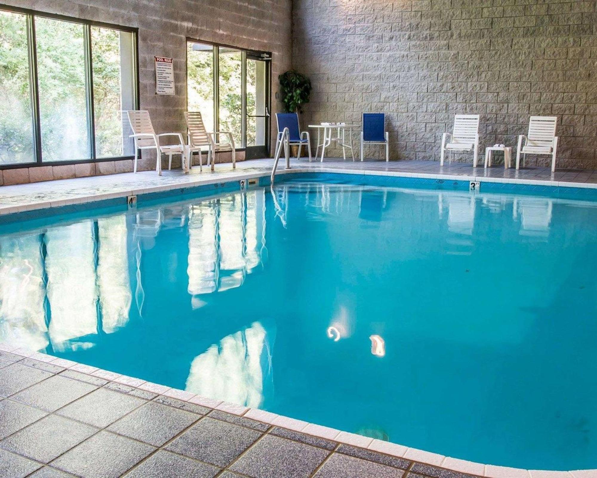Comfort Inn Whitehall Near Michigan'S Adventure Bagian luar foto